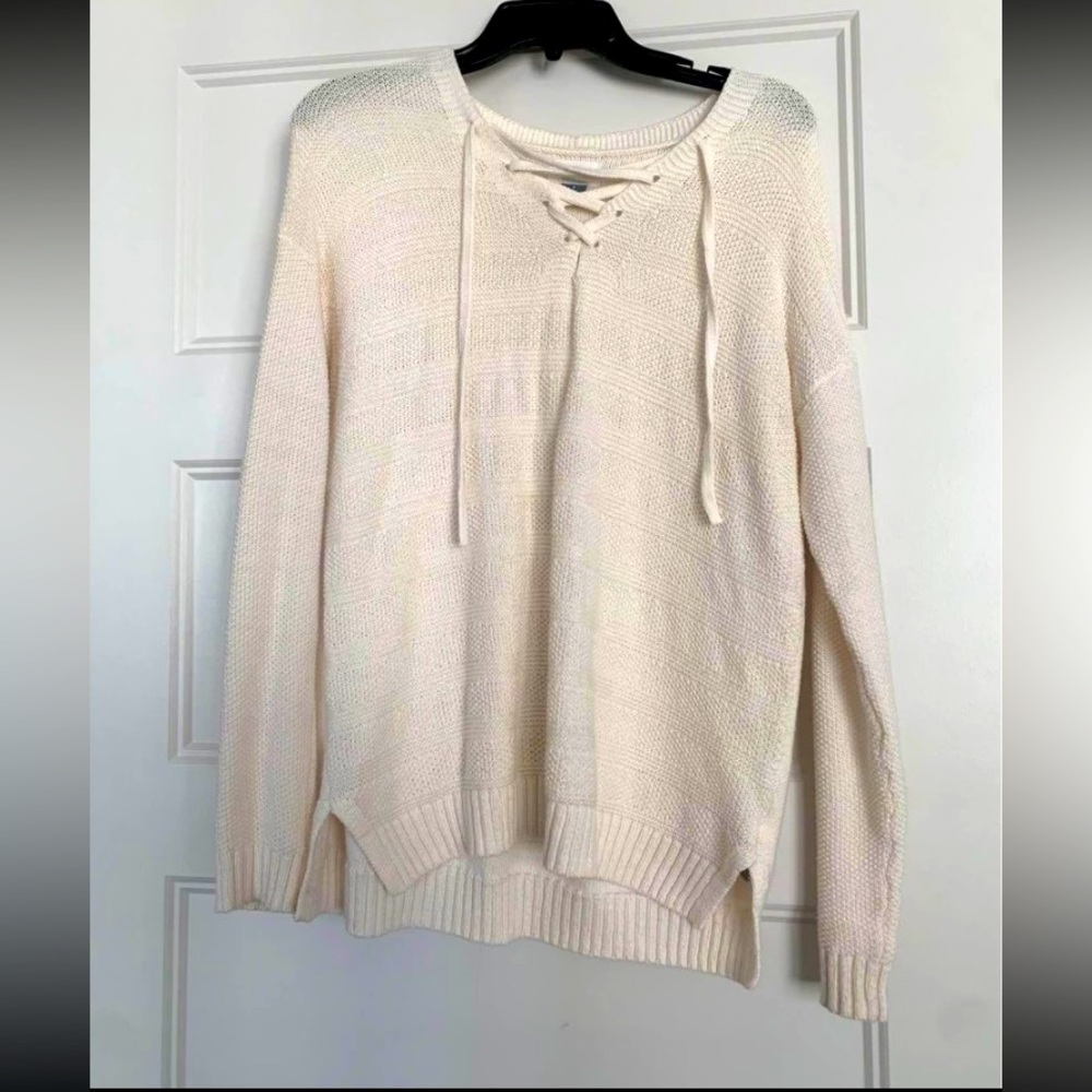 Cream/white sweater